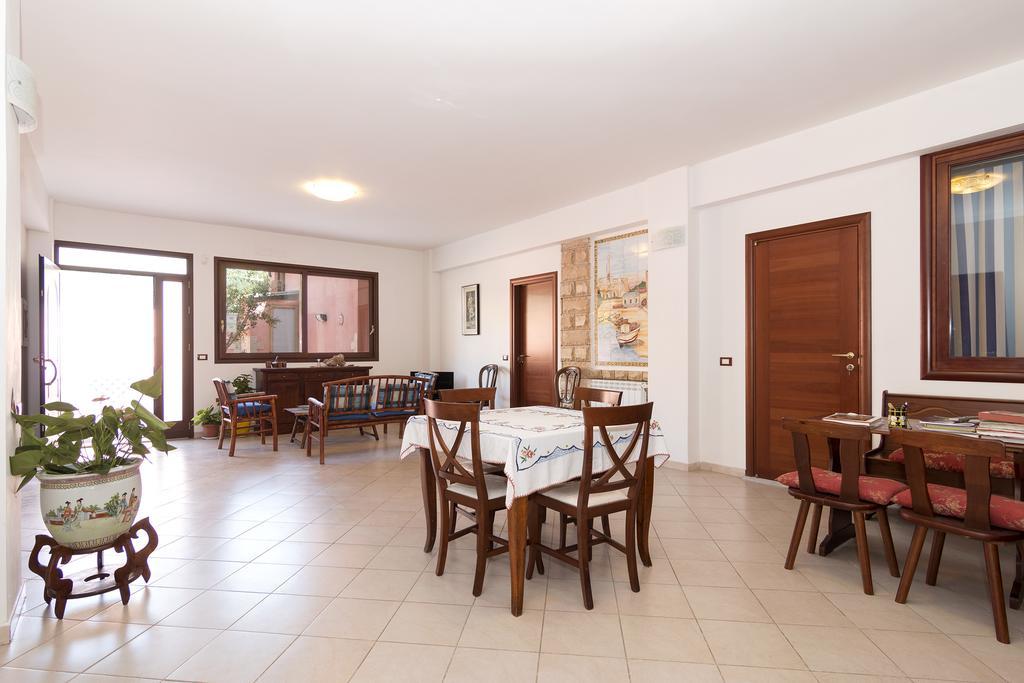 Bed and Breakfast La Rosa Del Deserto Scicli Exterior foto