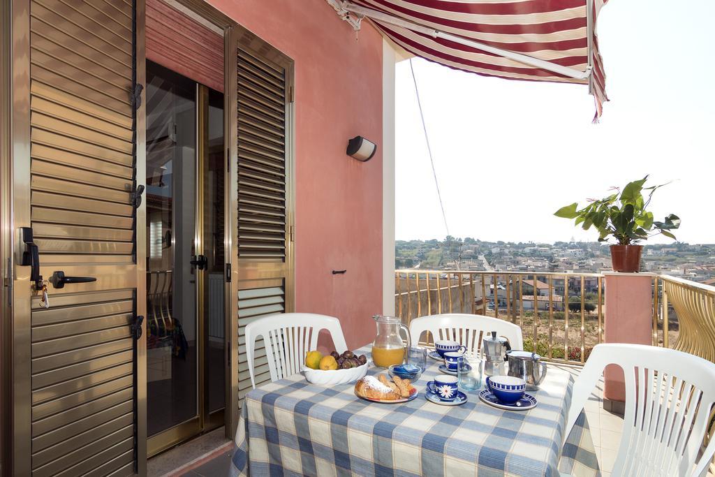 Bed and Breakfast La Rosa Del Deserto Scicli Exterior foto