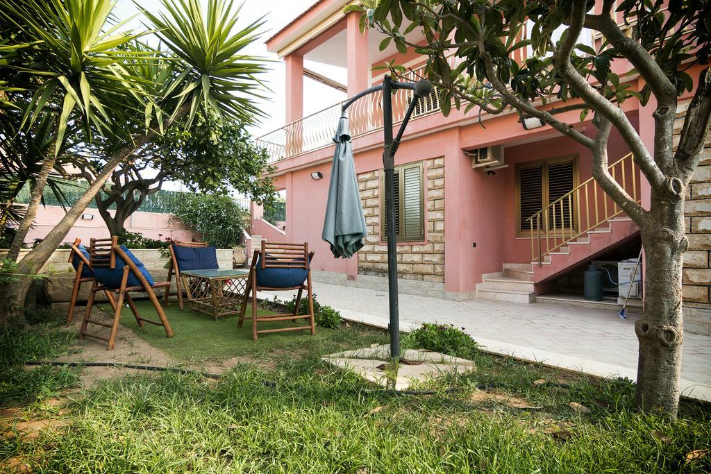 Bed and Breakfast La Rosa Del Deserto Scicli Exterior foto