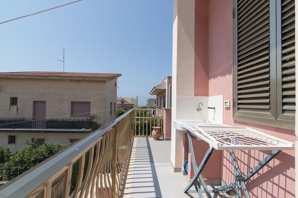 Bed and Breakfast La Rosa Del Deserto Scicli Zimmer foto