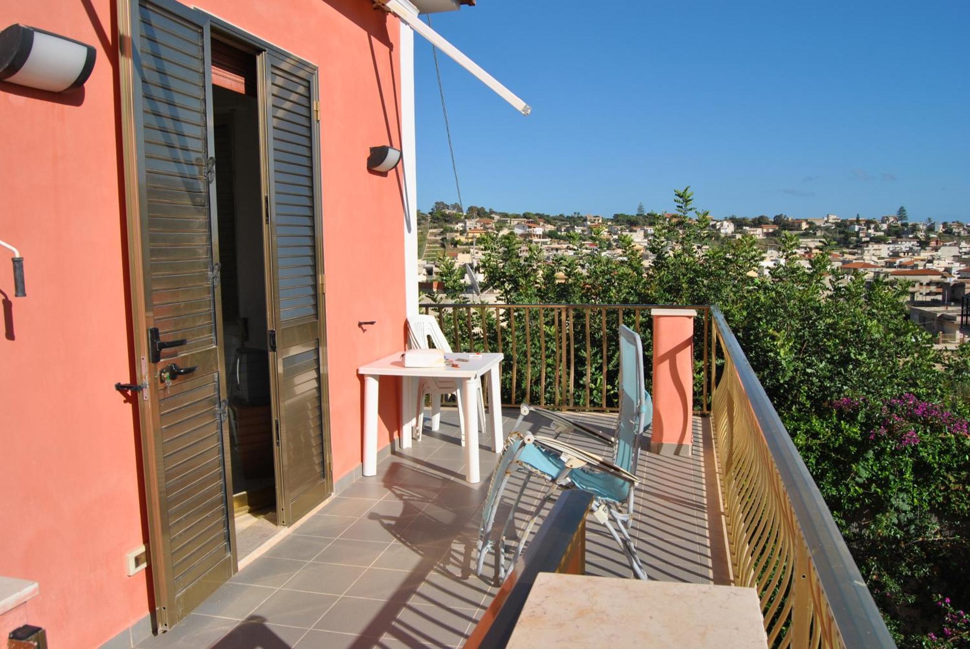 Bed and Breakfast La Rosa Del Deserto Scicli Exterior foto