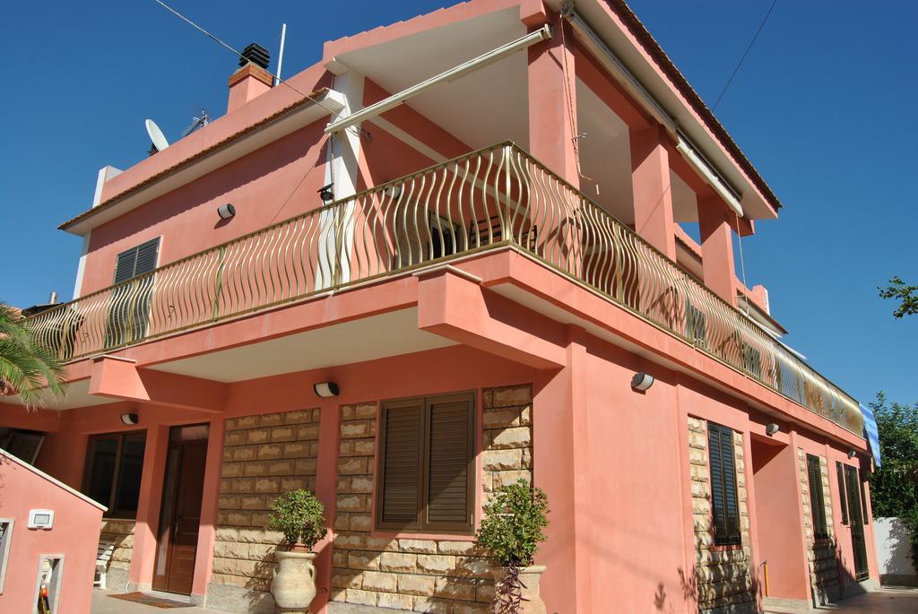 Bed and Breakfast La Rosa Del Deserto Scicli Exterior foto